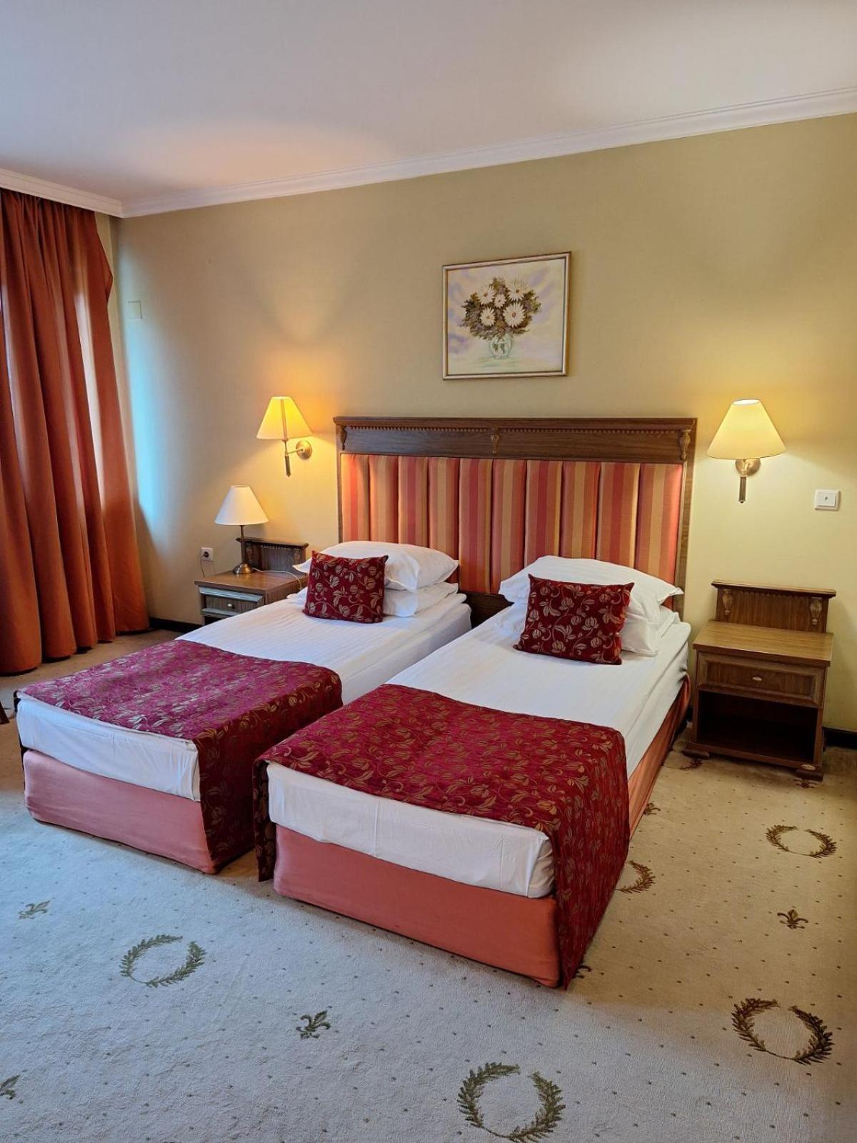 Efir Hotel Stara Zagora Bagian luar foto